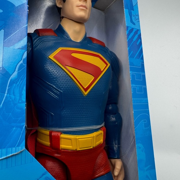 DC Comics Superman 2025 Movie 12” David Corenswet as Superman Figure - Picture 9 of 10